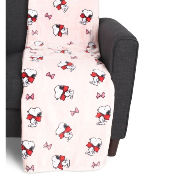 Peanuts Snoopy Big Holiday Red Bow Christmas Plush Throw Blanket 60" x 70" - Picture 3 of 3